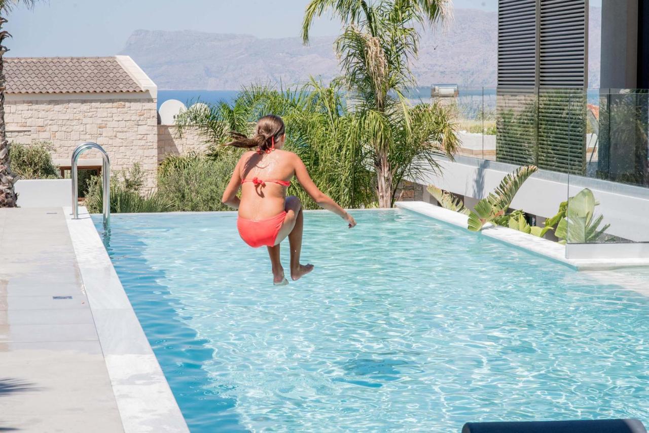 Villa Lydia I Superb Views, Two Pools, Next To The City Киссамос Экстерьер фото